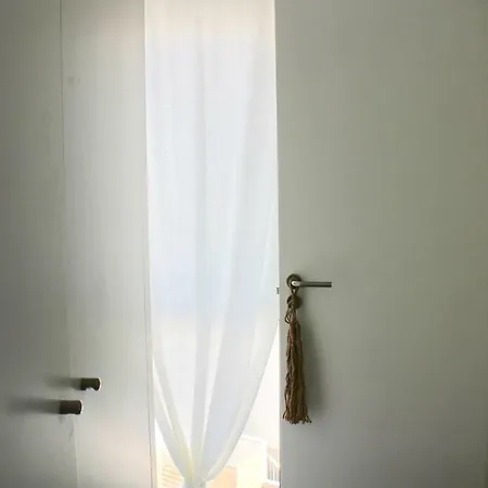 Apartment Sea View In With Pool & Private Parking Space *