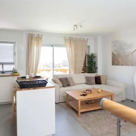 Apartment Sea View In With Pool & Private Parking Space