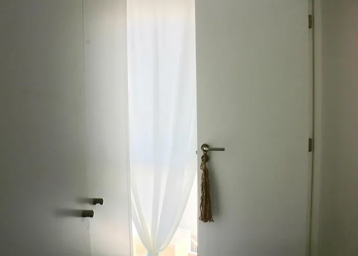 Apartment Sea View In With Pool & Private Parking Space *