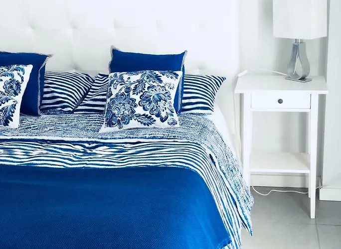 Sea View In With Pool & Private Parking Space