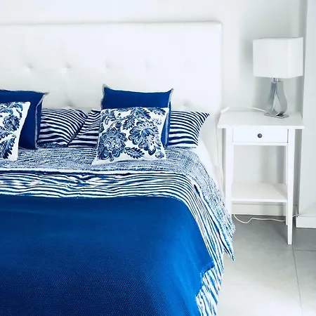 Sea View In With Pool & Private Parking Space