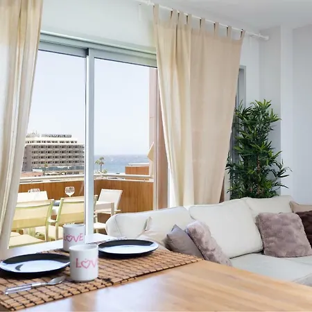Sea View In With Pool & Private Parking Space