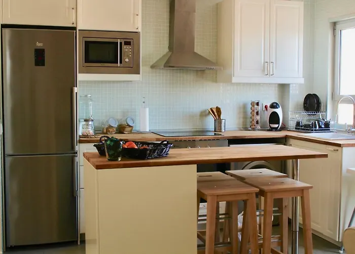 Διαμέρισμα Sea View In With Pool & Private Parking Space