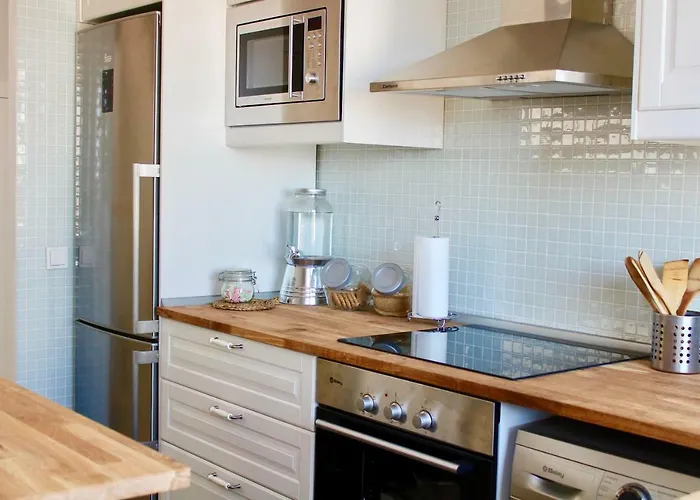 Διαμέρισμα Sea View In With Pool & Private Parking Space *