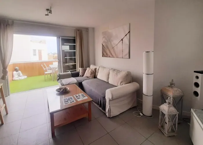 Apartmán Sea View In With Pool & Private Parking Space