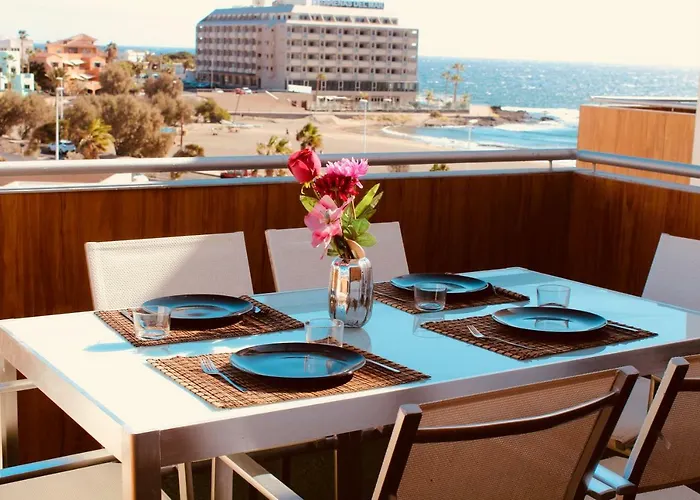 Sea View In With Pool & Private Parking Space