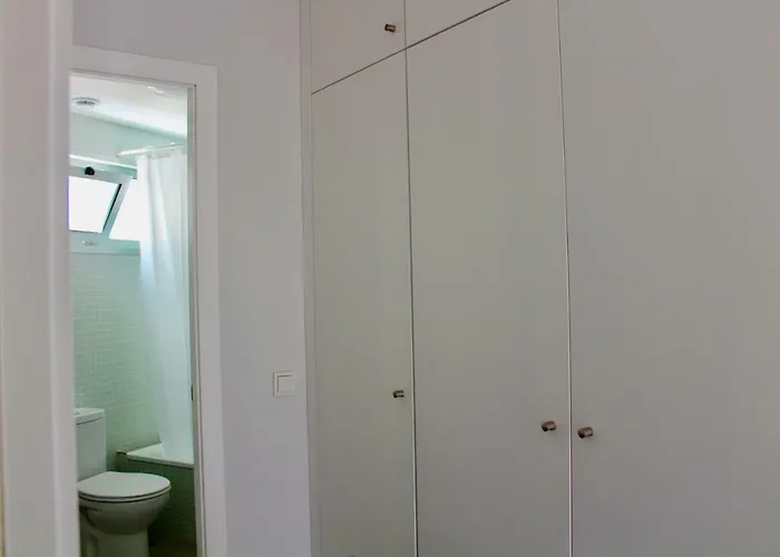 Apartmán Sea View In With Pool & Private Parking Space