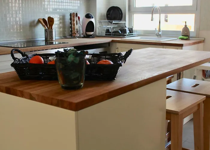 Sea View In With Pool & Private Parking Space Apartmán