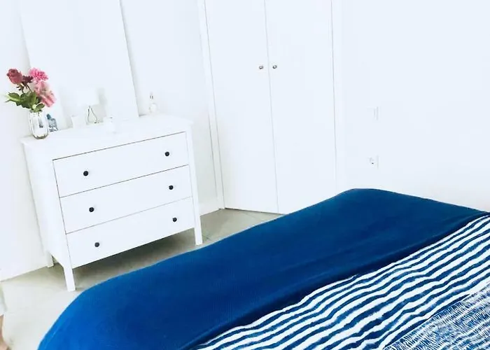 Sea View In With Pool & Private Parking Space