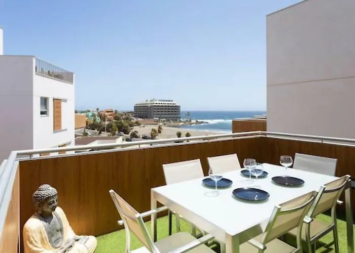 Sea View In With Pool & Private Parking Space Apartmán
